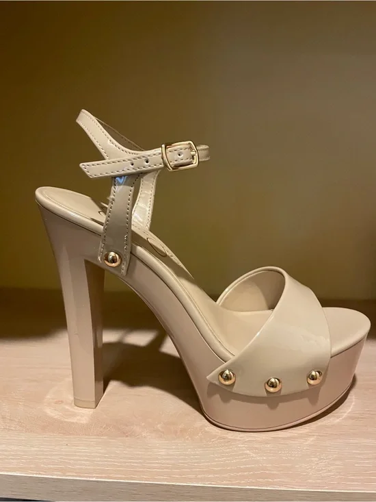 Jessica Simpson - Women's Nude Platform Heels with Gold Stud Detail