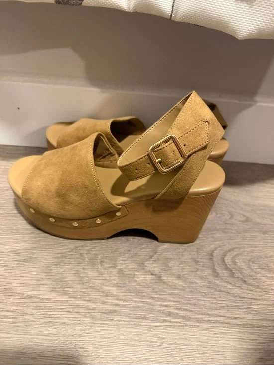 Old Navy Camel Suede Platform Wedge Sandals with Buckle