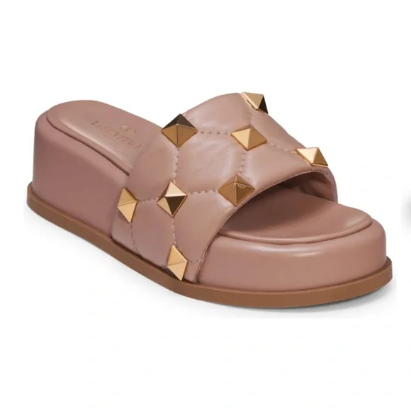 NIB $970 Valentino Garavani Roman Stud Platform Sandal in size 42 / 12!