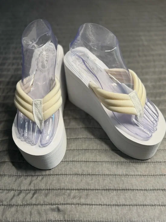 Platform Wedge Flip-Flop Sandals in Cream/ 6.5/37