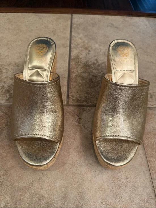 Vince Camuto, size 8 Gold Leather Slide Mules - Women's Open Toe Heels