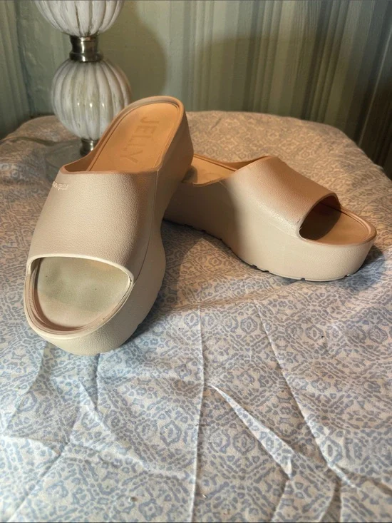 Lemon Jelly Women’s Creamy  Tan Platform Slide Sandals size 41 EU/ 10.5 US