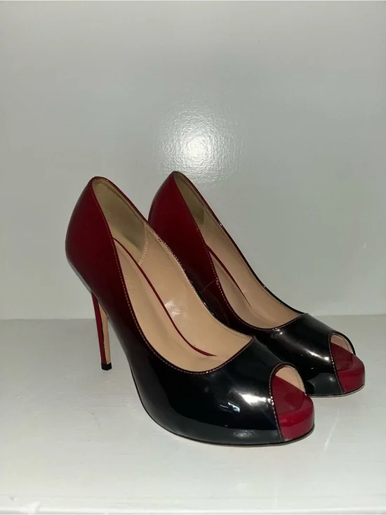 Red and black ombré covered platform peep toe pumps