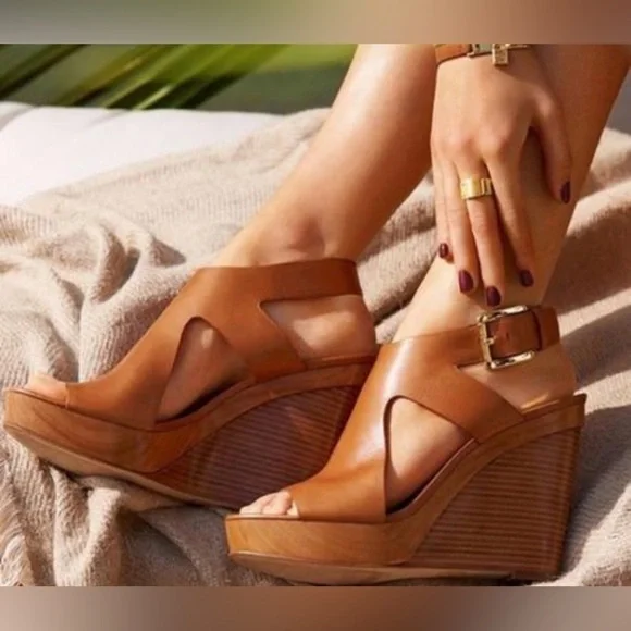Michael Kors Josephine wedge leather platform sandals size 6.5