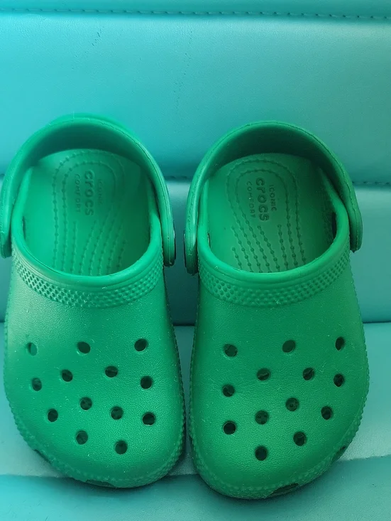 CROCS Kids Lightweight Clog in Bright Green