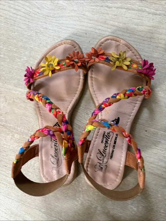 Sandals size 2 flower