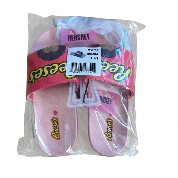 Reese's Peanut Butter Cup Pink Slide Sandals NEW 13/1 Hershey Park Sandals Heart