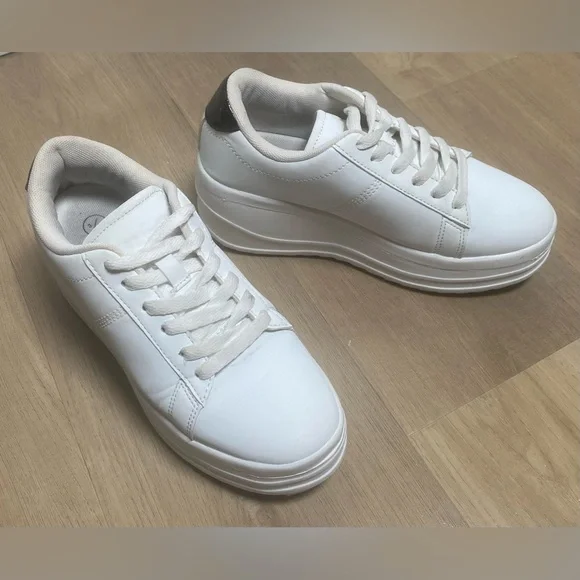 Nasty Gal Women’s White Wedge Platform Sneakers‎ EU 36 US 6