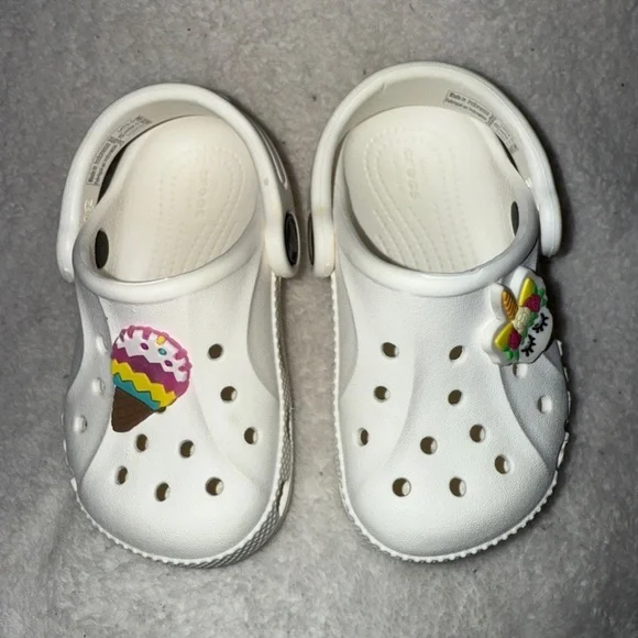 CROCS Kids Classic Clog Shoes w/ Jibbetz | Size 5 | White |