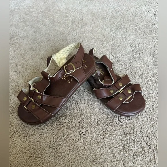 Kids Honors brown leather Sandals 11c
