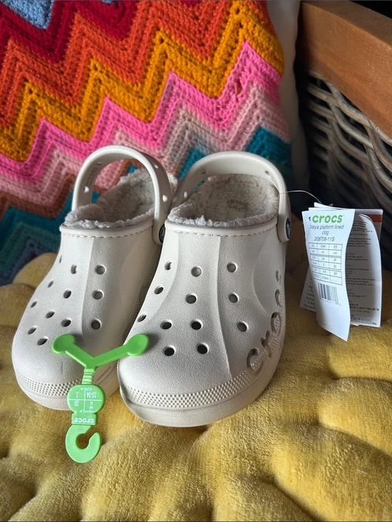 CROCS Kids' Classic Clog with Sherpa Lining in Cream