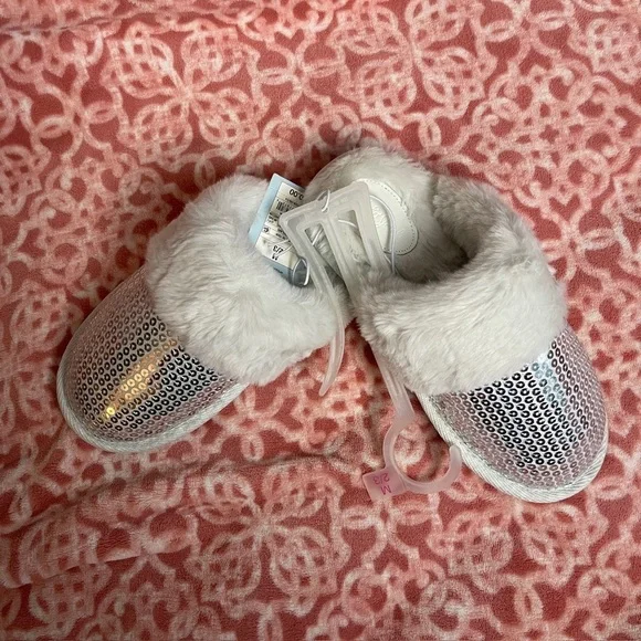 Cat & Jack Glittery Kids' Slippers with Plush Trim