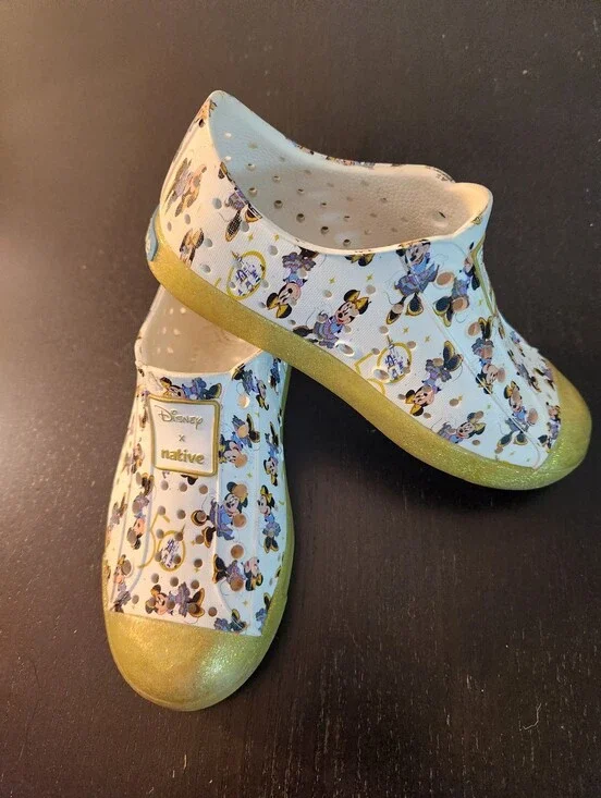 Native Disney Kids' Metallic Gold & White Mickey Slip-On Shoes.Small Slit At Top