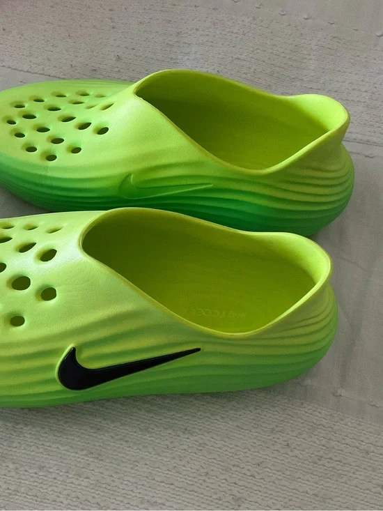 Nike Kids Foam Slip-On Clogs in Neon Lime with Black Swoosh