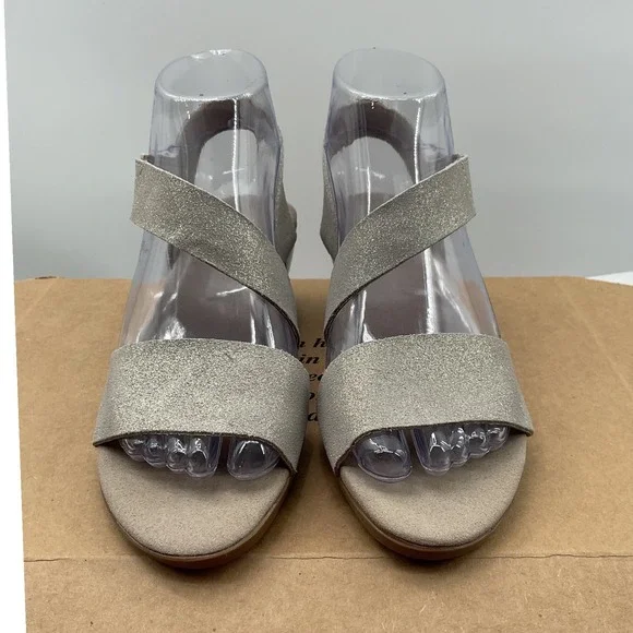 Munro Lucia Silver Metallic Leather Block Heel Sandals M472461 Womens 6M
