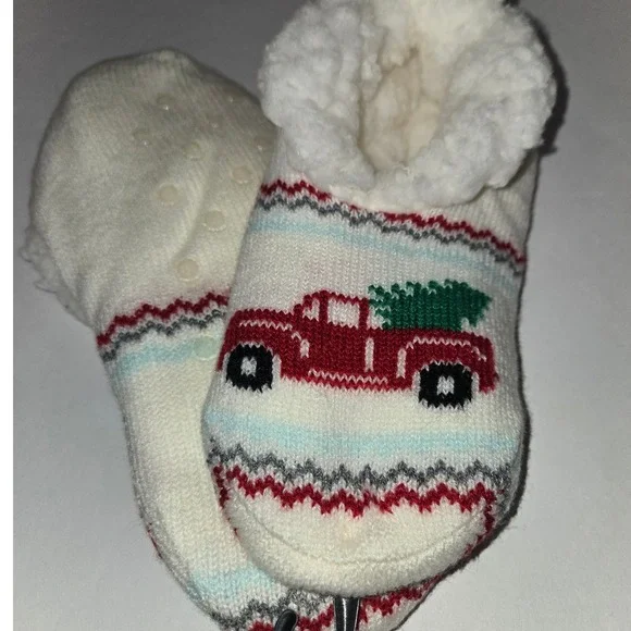 Northeast Outfitters‎ Youth Cozy Cabin Slippers Cream Christmas Truck & Tree