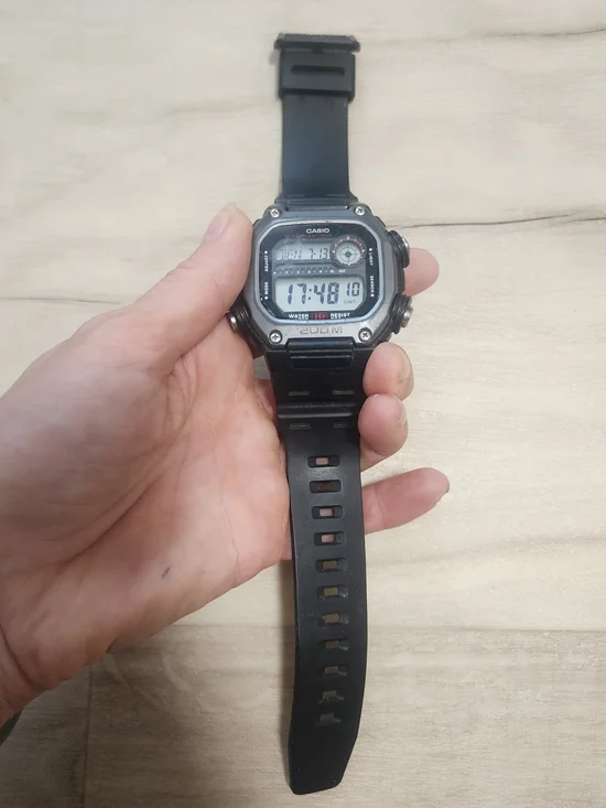 Casio  DW-291H-1AV Digital Quartz  200m Water Resistant, Alarm, Date Watch Used