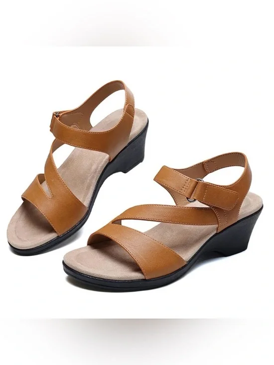 NWT Wedge Sandals Leather Wide Toe Arch Support Adjustable Strap Comfort Casual