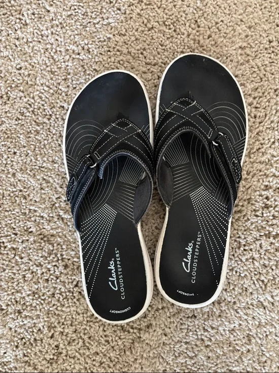 Clarks Black and White Cloudsteppers Comfort Flip Flops