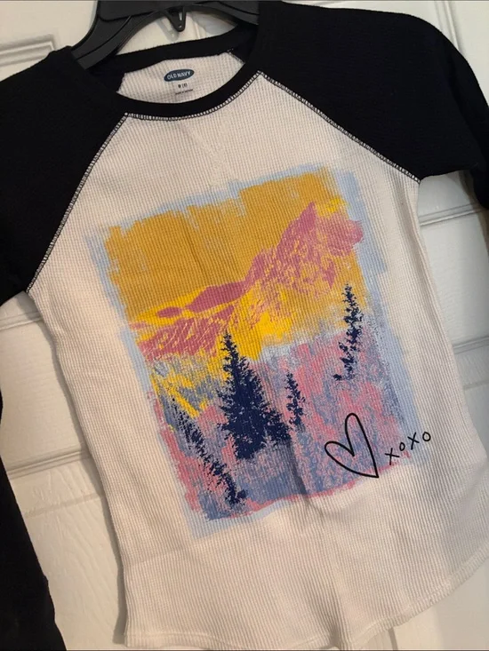 Old Navy Black & White Long-Sleeve Tee with Pink, Yellow & Navy Mountain Graphic