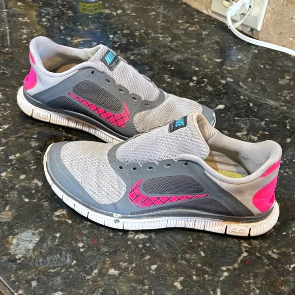 Nike Free 4.0 V3 Sneakers! Women’s 8.5