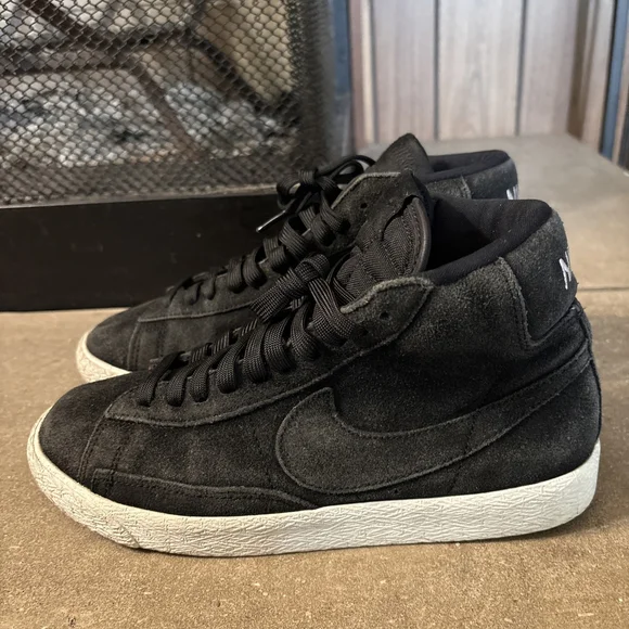 Nike Blazer Mid Premium GS Size 6.5Y Women Size 8 Black Suede Shoes 8958…