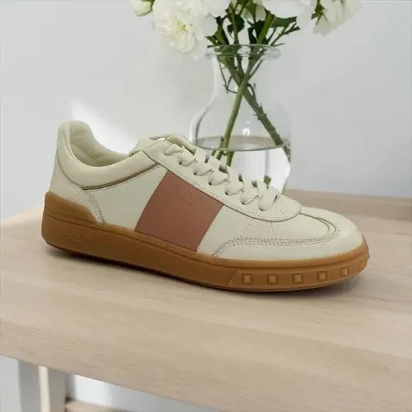 Valentino Garavani Upvillage Low-Top Sneakers (39.5/9.5)