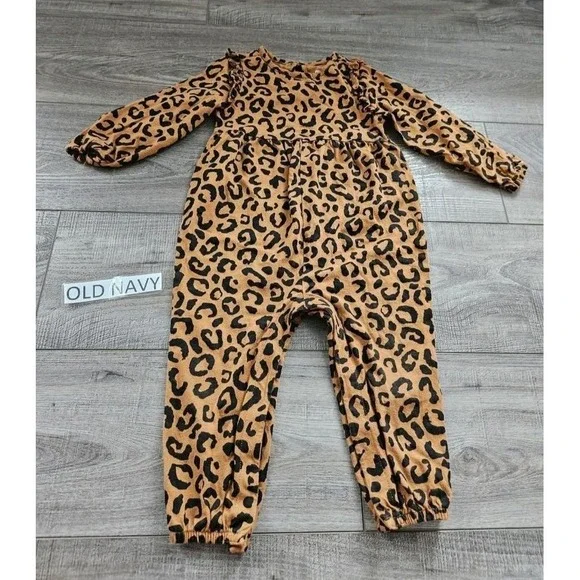 Old navy baby girl romper 18-24 mos‎