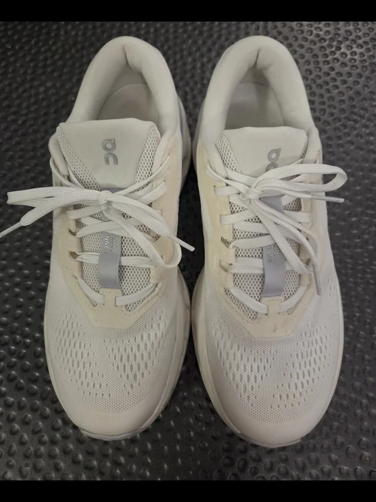 On Running Women's Sneakers in White/Cream