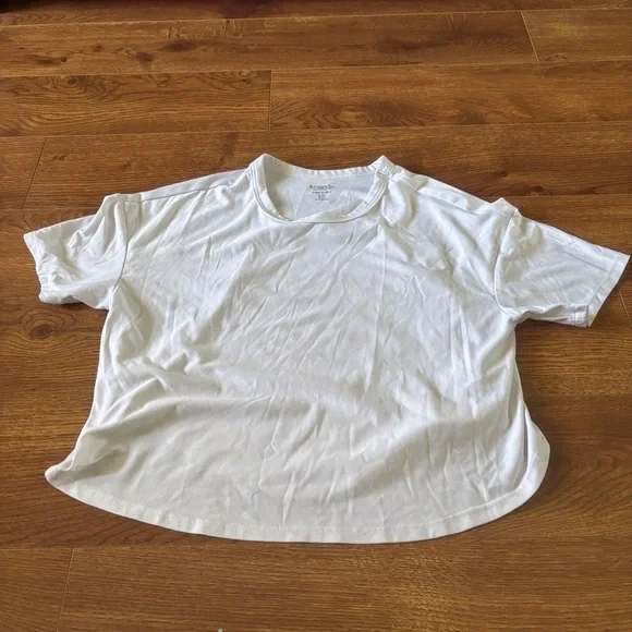 Old Navy Active white cloud 94 Soft short sleeve shirt in size M