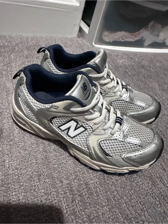 New Balance 530 Silver and Navy Mesh Athletic Sneakers