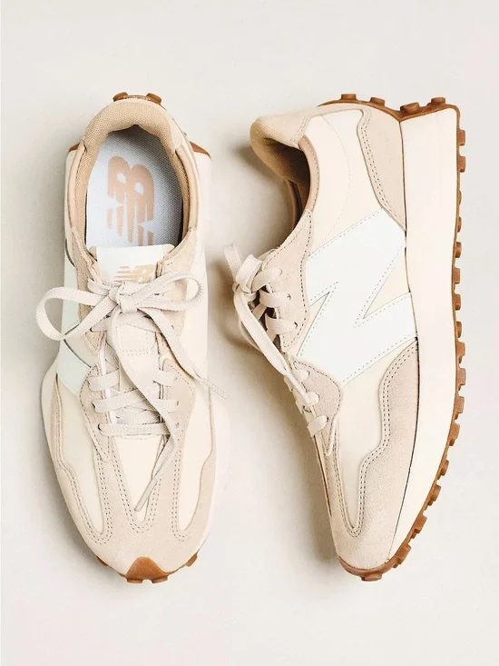 New Balance Exclusive 327 Sneakers in Timberwolf/Sea Salt NWOB