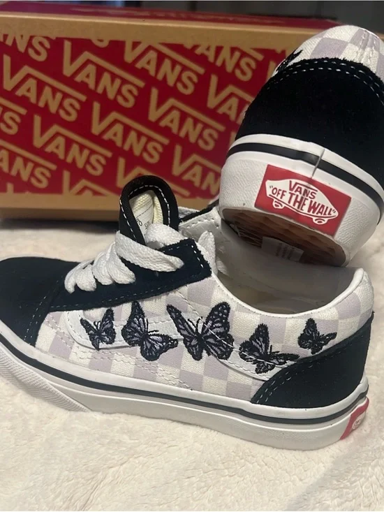 Vans Kids Low-Top Sneakers — Black & Lavender Checker with Butterfly Embroidery