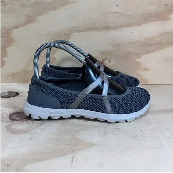 Skechers - Goga Mat - Sneakers - Gray - Women's - 6 - SN 13811