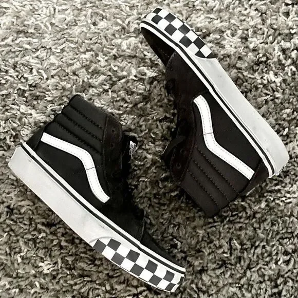 NWT VANS Kids SK8 Hi Zip Sneakers