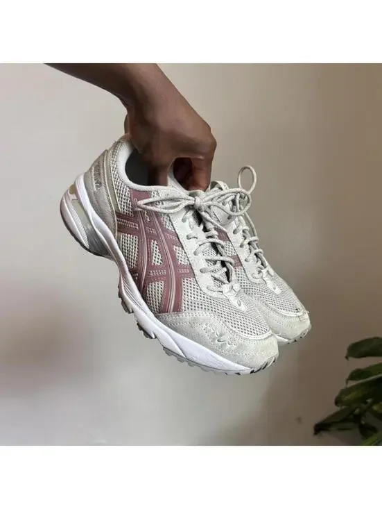 Asics Gel-1090 v2 Maple Sugar Cream & Pink Runners women’s size 8.5‎