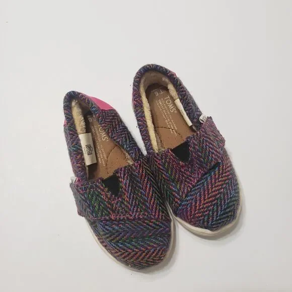 Toms Shoe Girl 6 Colorful‎ Hook Loop Flat Fur Lined Embroidered Zig Zag Pattern
