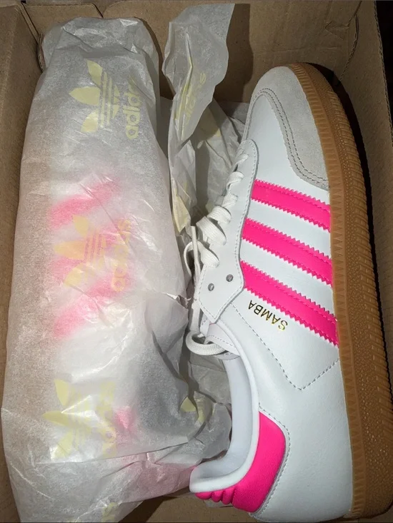 adidas Samba White & Hot Pink Leather Sneaker youth size 6.5 fits a women7.5