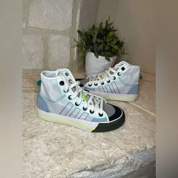 Adidas Nizza hi-top sneakers sz 4