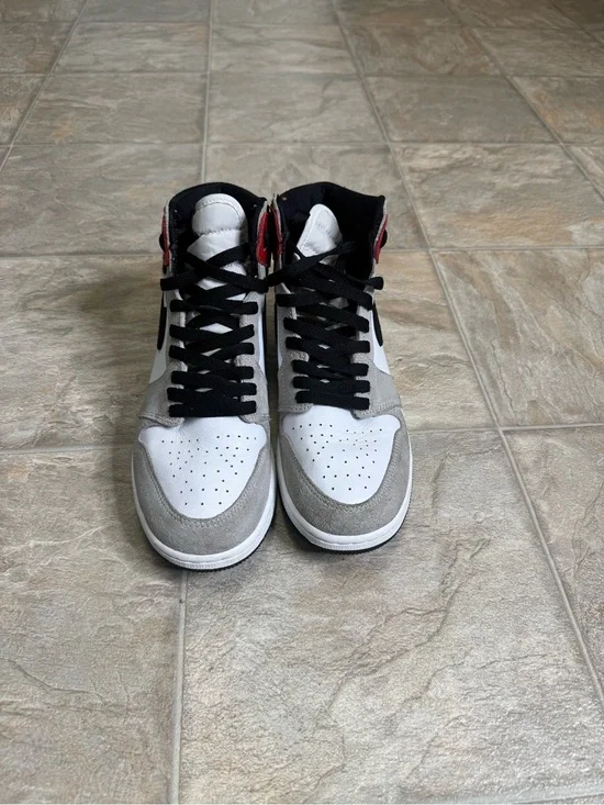 Air Jordan 1 Hi OG Smoke Gray GS Shoe Size 7Y Gray Preowned