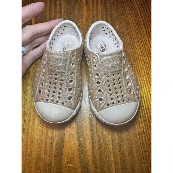 Native Jefferson Bling Gold Glitter Kids Slip On Shoes C5 Toddler EVA Sneaker