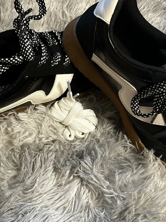 Black and White Women's Sneakers with Gum Sole.