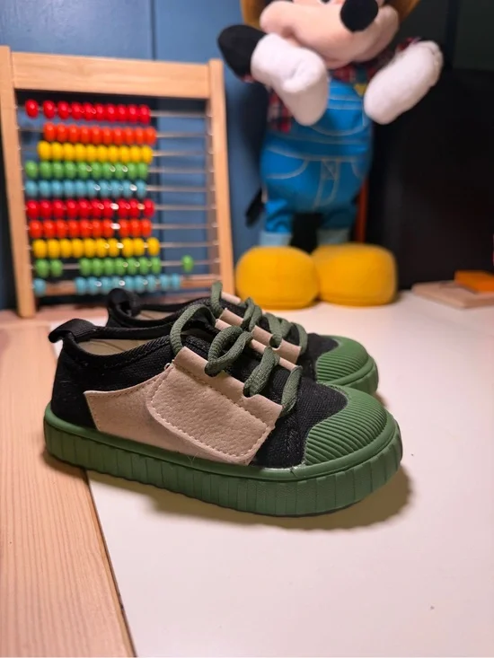 Kids Green Canvas Sneakers with Beige Accent 7C