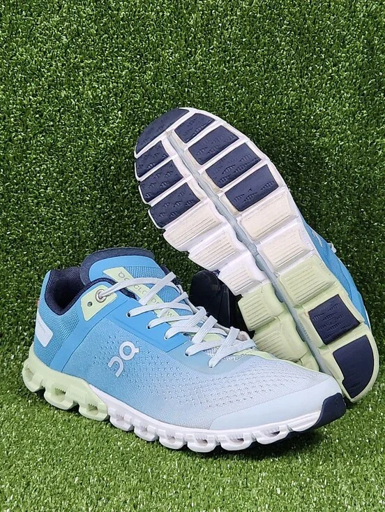 On Running CloudFlow 3 Womens Athletic Walking Cushioned Shoes Sneakers Size 6.5
