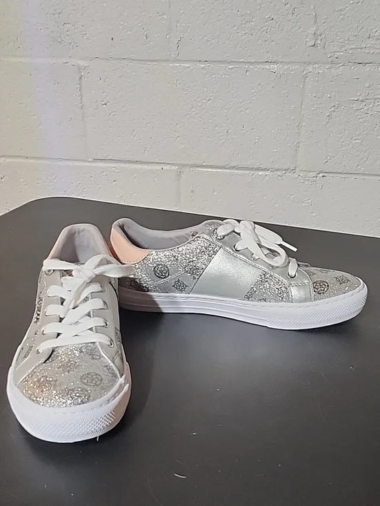Guess Lovin3 Women’s Silver Glitter Low-Top Sneakers