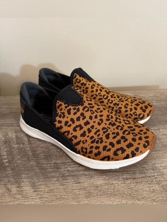 New Balance Dynasoft Slip On Cheetah Print Sneakers Women’s Size 7.5 Lightweight