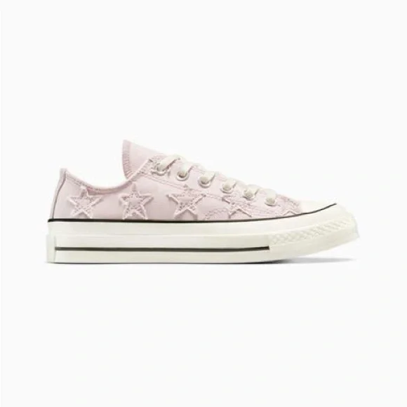 NEW Converse Chuck 70 Star Patch Shoes in Shy Flamingo