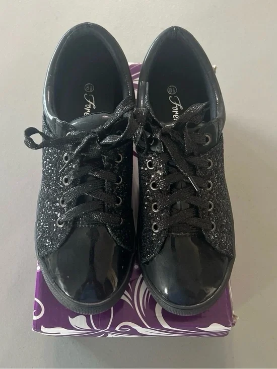 Women’s Black Glitter Lace-Up Shoes Size 8.5