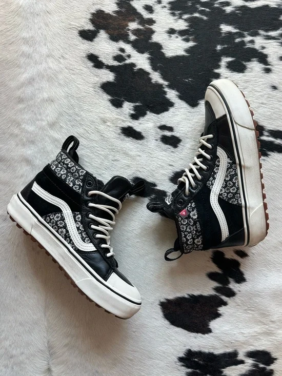 Vans Black & White Skate Hi MTE Primaloft High-Top Sneakers with Daisy Print