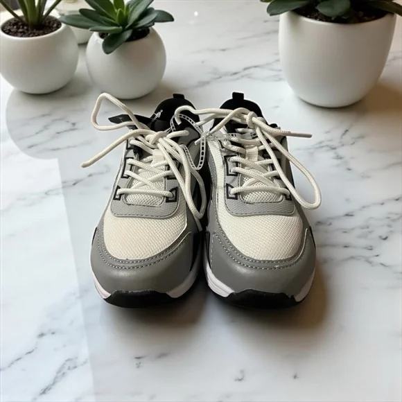Nautica Boys Kids‎ Sneakers - White and Gray Size 2